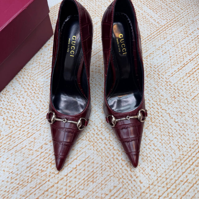 GUCCI 26S HORSEBIT PUMPS 105 MM IN DARK RED CROCODILE EMBOSSED LEATHER