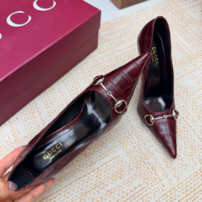 GUCCI 26S HORSEBIT PUMPS 105 MM IN DARK RED CROCODILE EMBOSSED LEATHER
