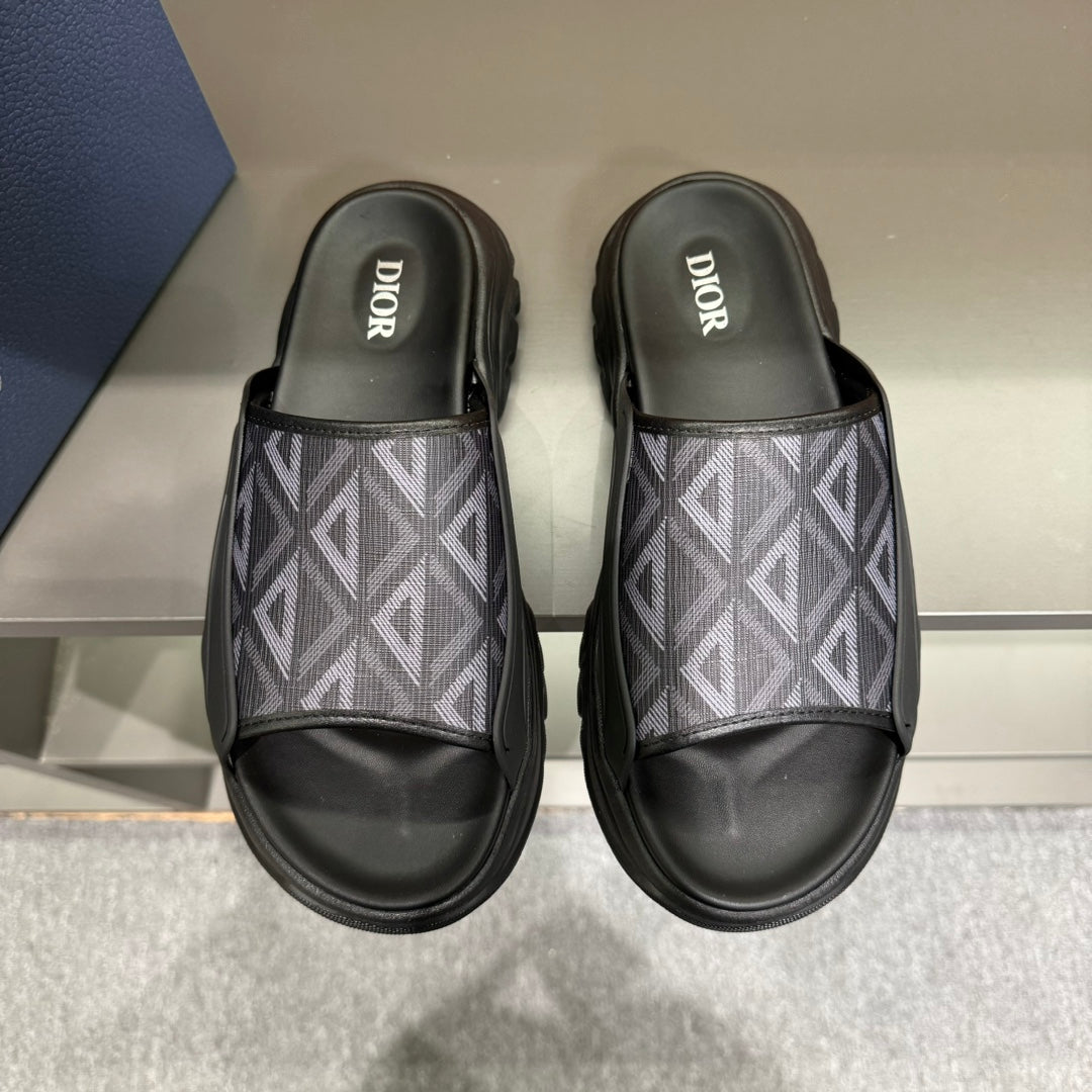 CD H-TOWN SANDAL BLACK AND THISTLE CALFSKIN