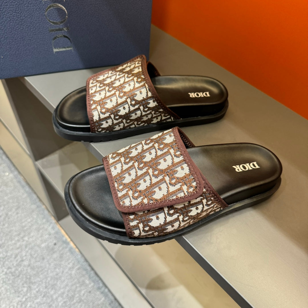 CD VELCRO STRAP SLIPPER RUSSET JACQUARD