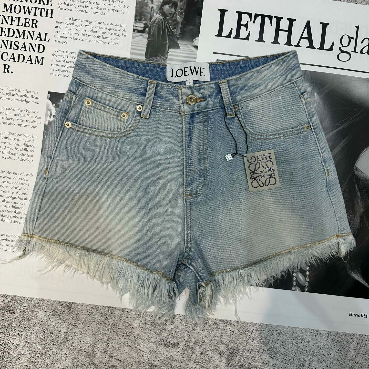 LOEWE 26S DENIM SHORTS 398