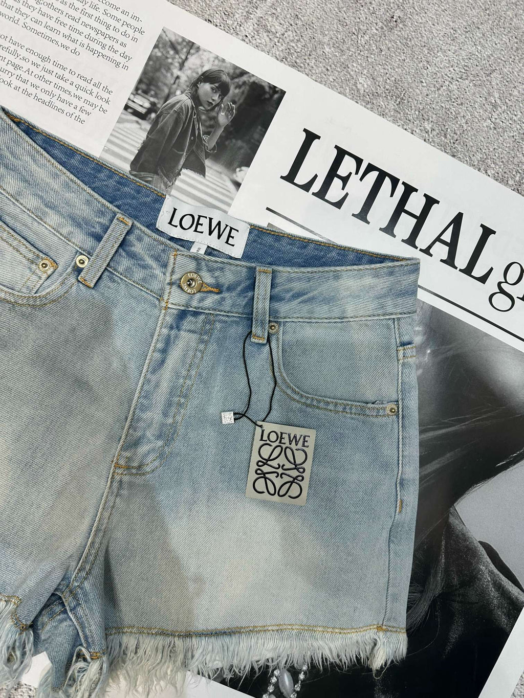 LOEWE 26S DENIM SHORTS 398