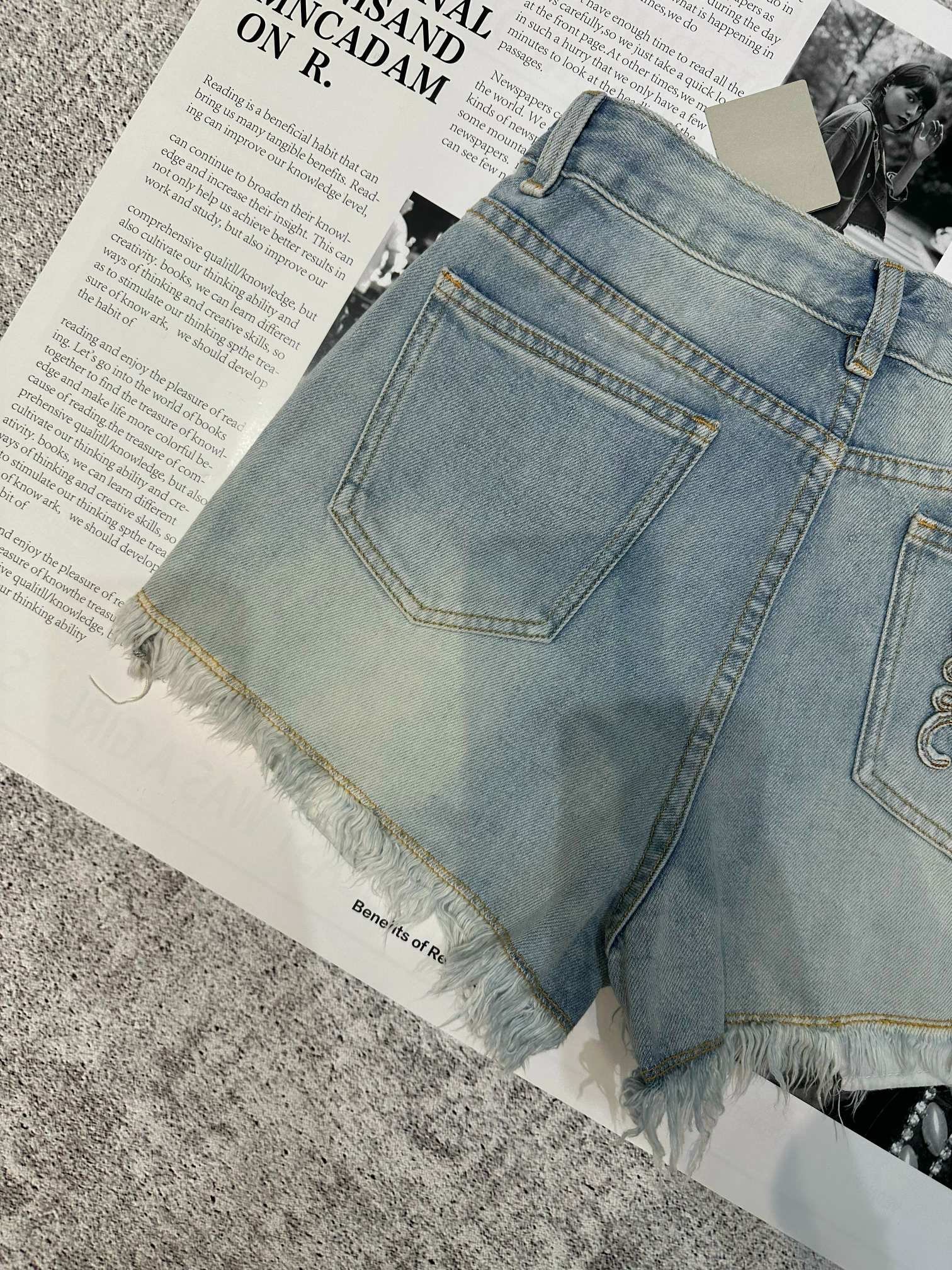 LOEWE 26S DENIM SHORTS 398