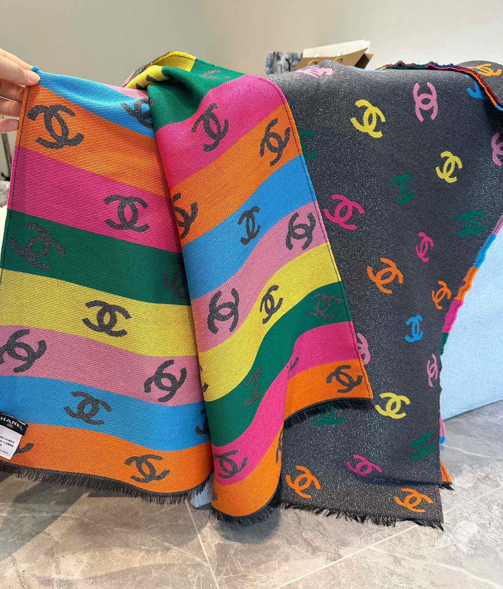 CC SCARF RAINBOW IN COLORFUL CASHMERE 428539