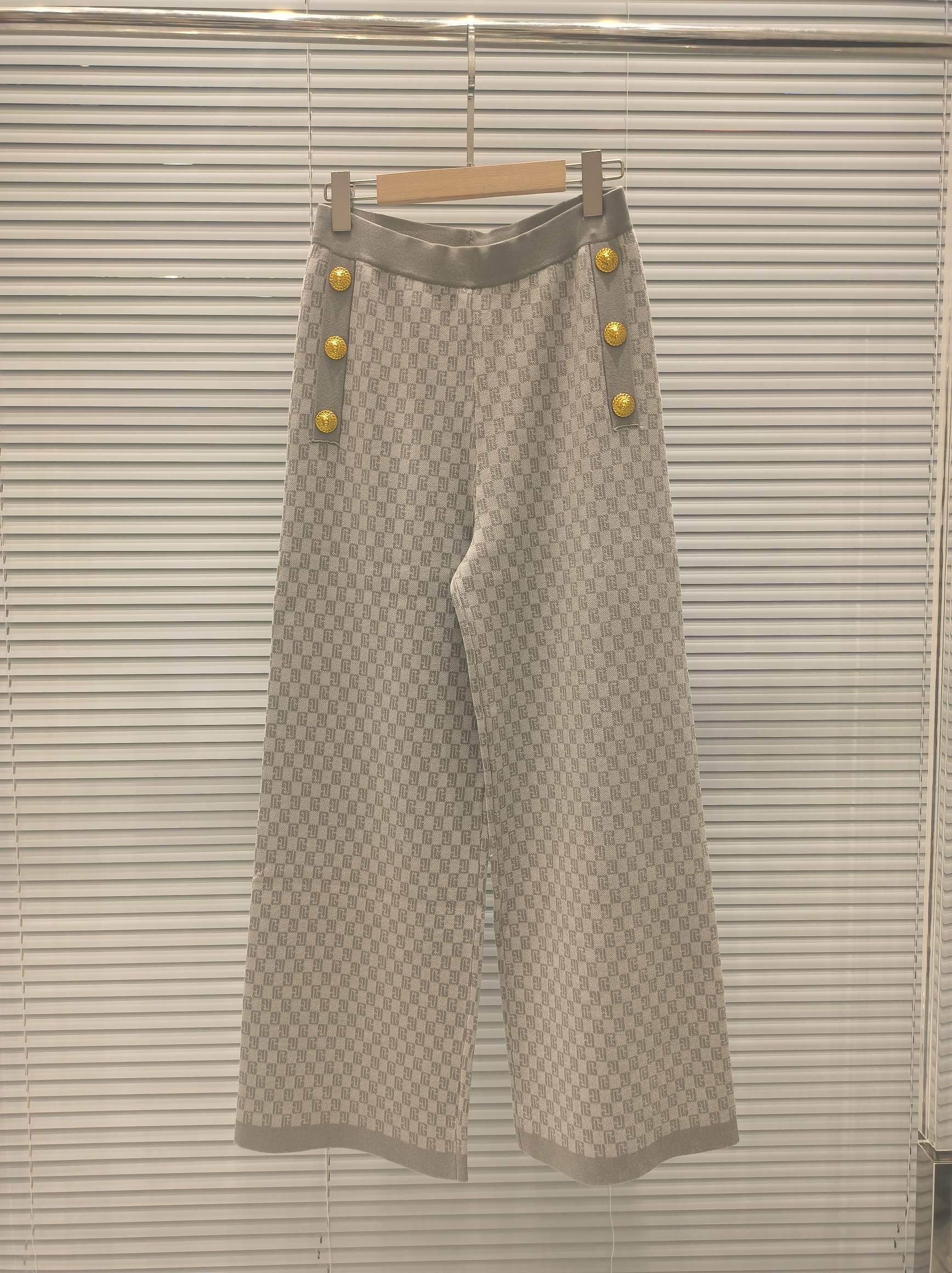 BALMAIN TOP AND STRAIGHT-LEG PANTS SET 24233 STYLE 1