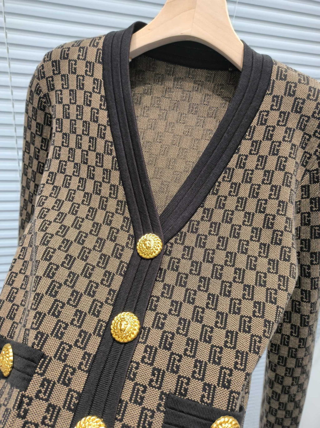 BALMAIN CARDIGAN 24300 STYLE 1