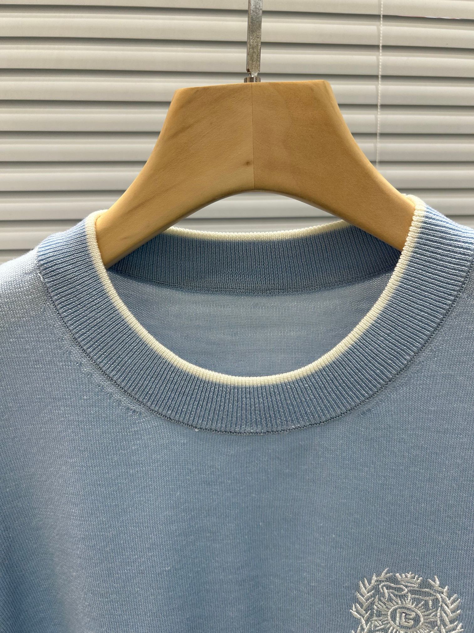 BALMAIN SHORT-SLEEVE KNIT TOP 25203