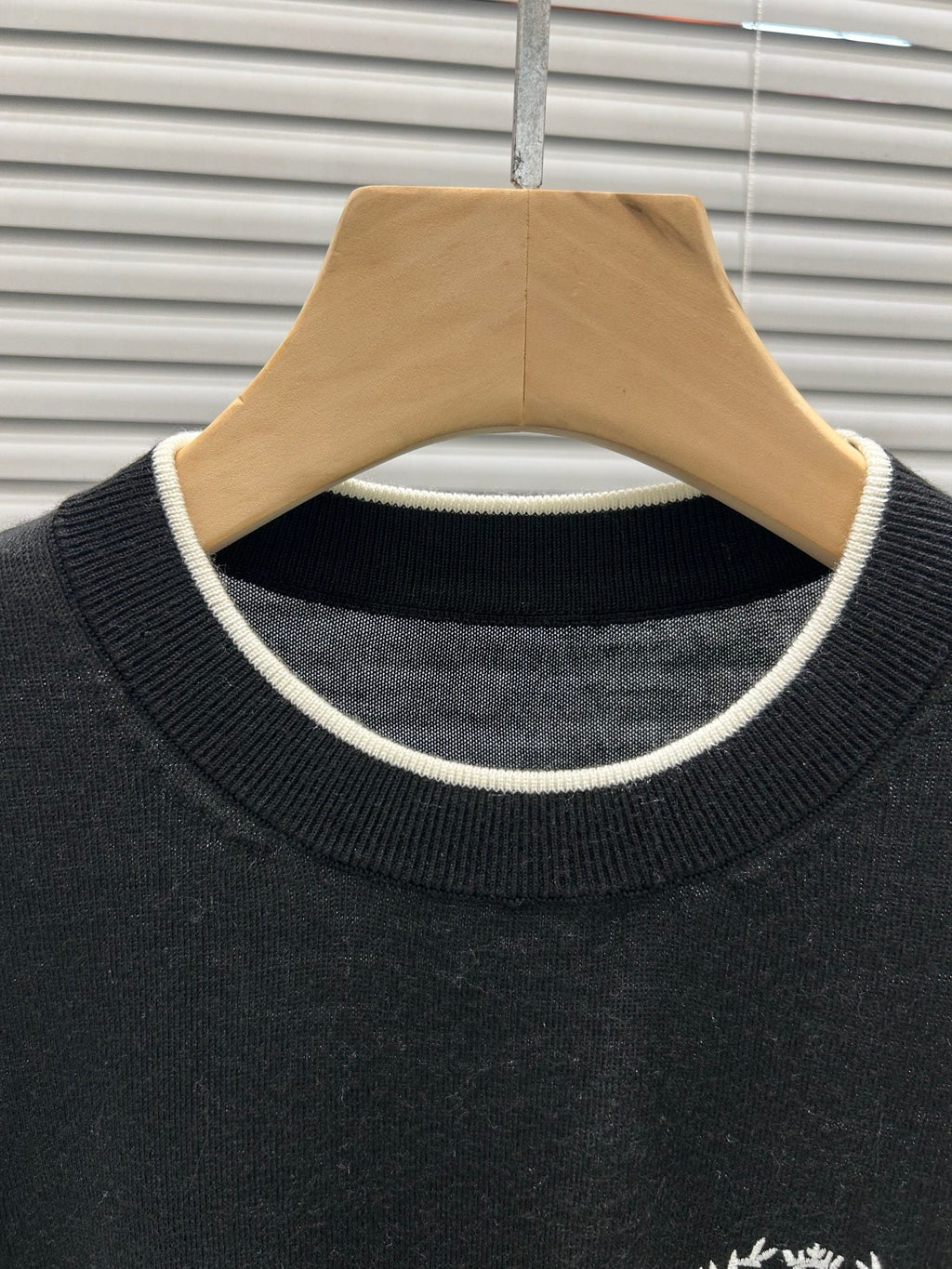 BALMAIN SHORT-SLEEVE KNIT TOP 25203