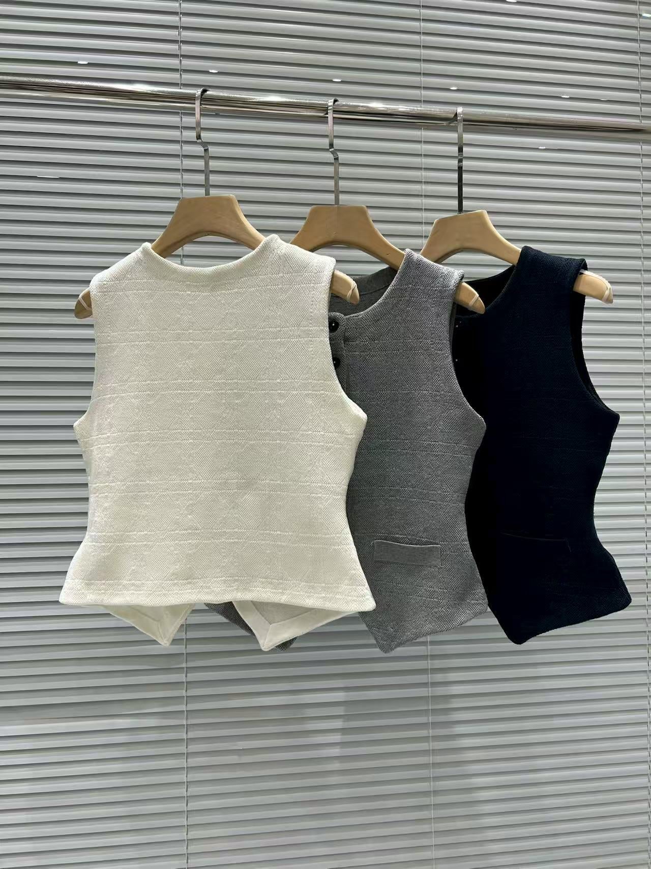 BALMAIN SLEEVELESS TOP 25252
