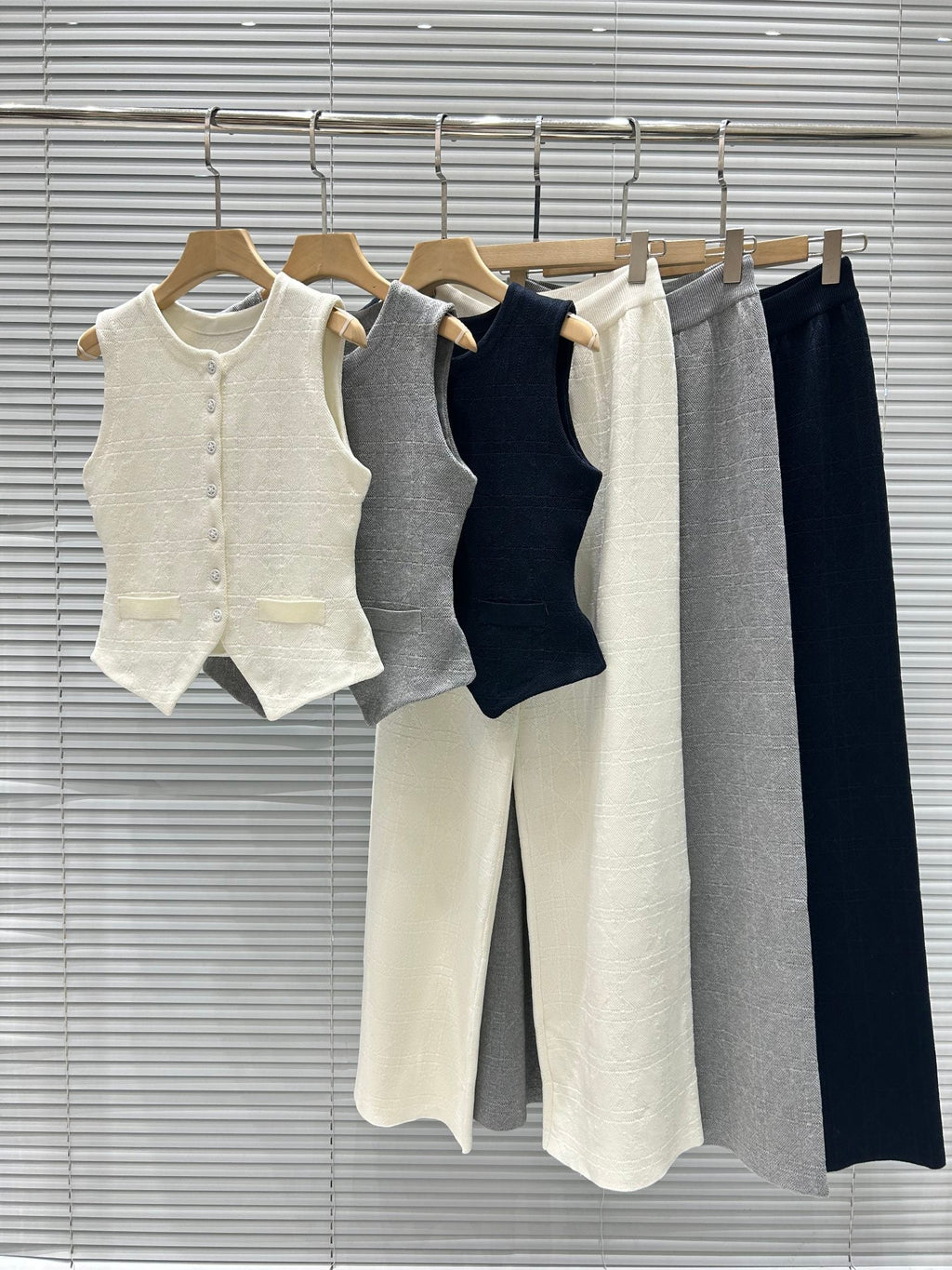 BALMAIN STRAIGHT-LEG PANTS 25253