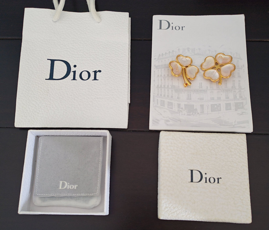 CD 26S CRYSTAL CHAIN LOGO STUD EARRINGS IN GOLD TONE METAL 645589