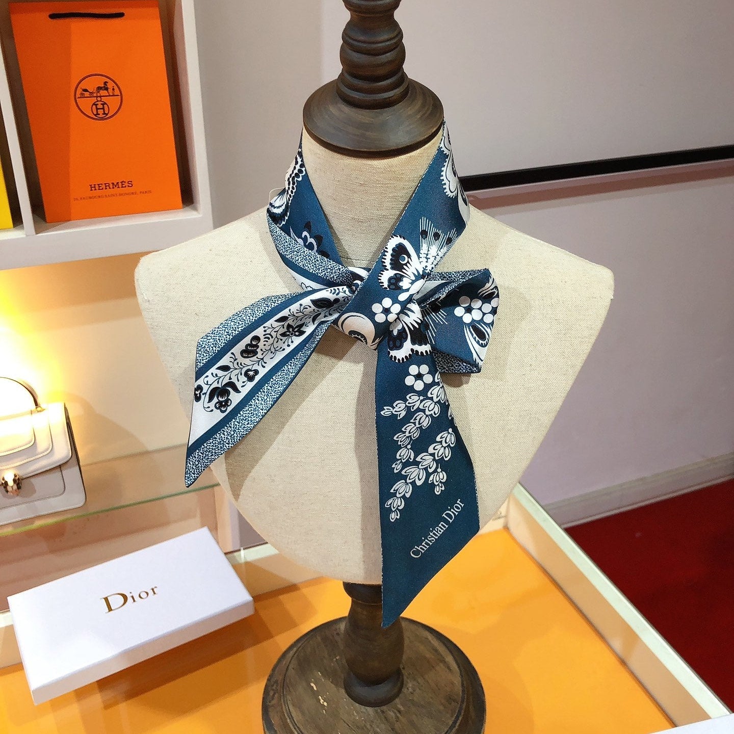 DIOR 26S SCARF 105CM IN SILK 314839