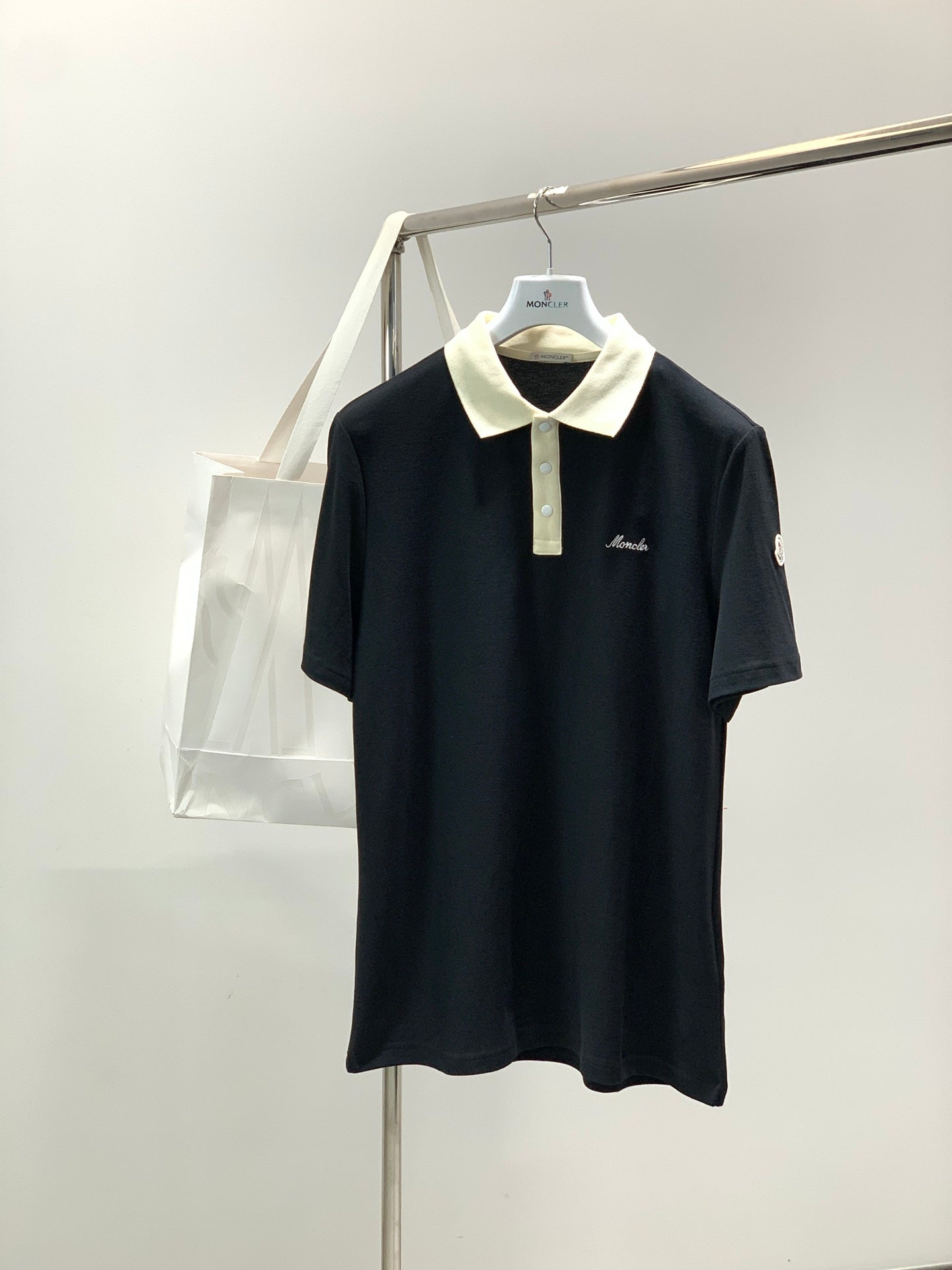 MONCLER 26S SHORT-SLEEVE POLO T-SHIRT 506