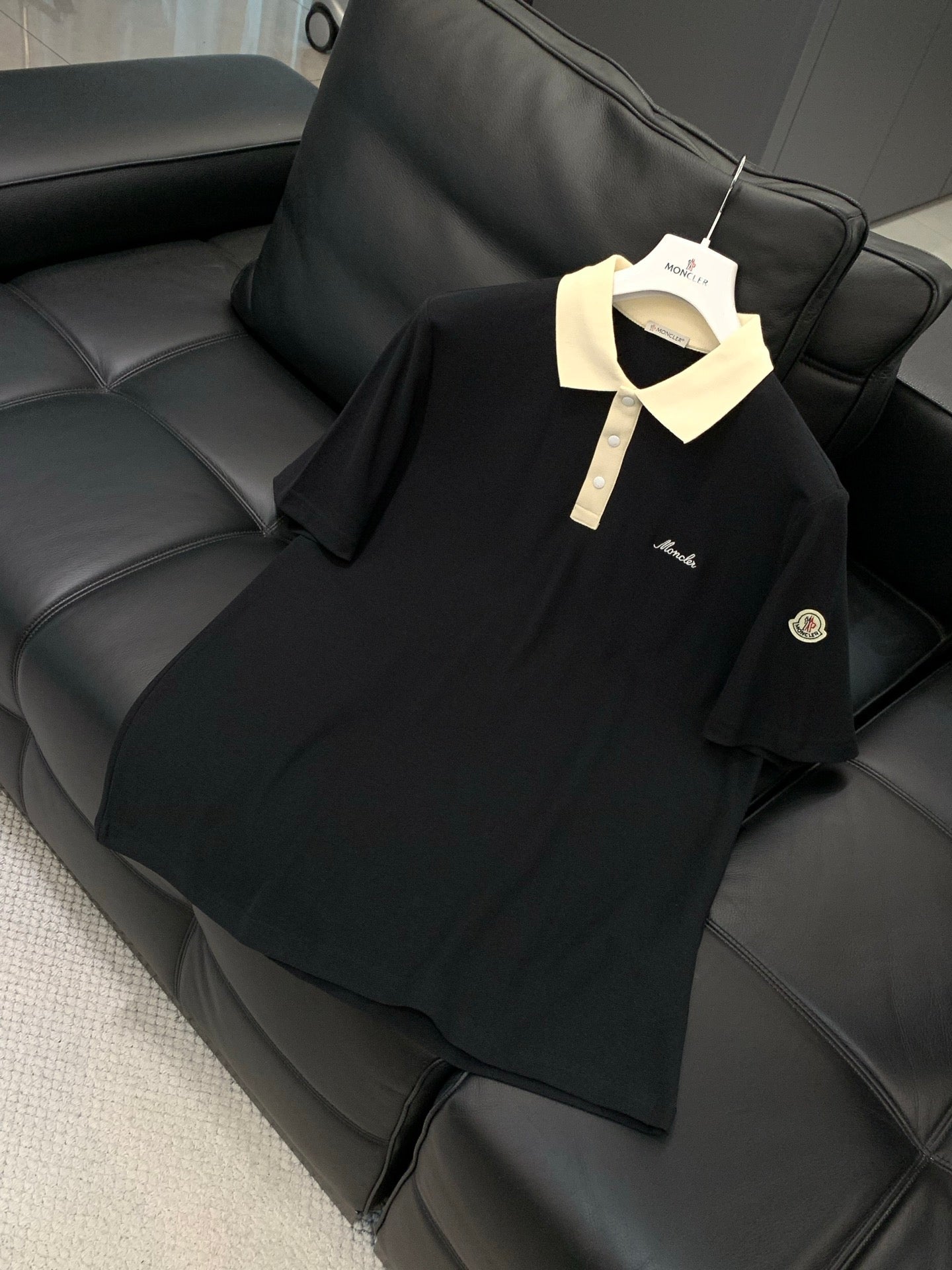 MONCLER 26S SHORT-SLEEVE POLO T-SHIRT 506