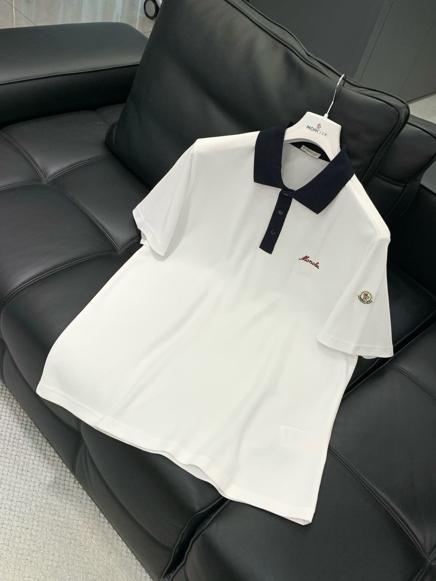 MONCLER 26S SHORT-SLEEVE POLO T-SHIRT 507