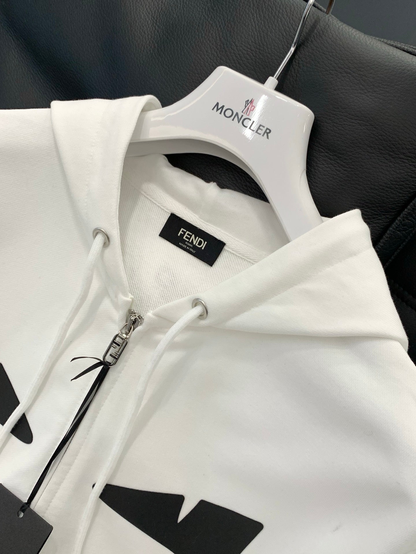 FENDI 26S ZIP-UP HOODIE 184