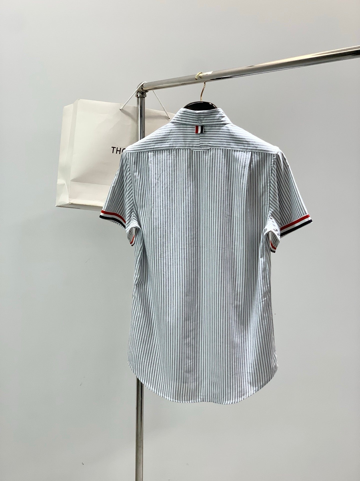 THOM 26S SHORT-SLEEVED SHIRT STYLE 133