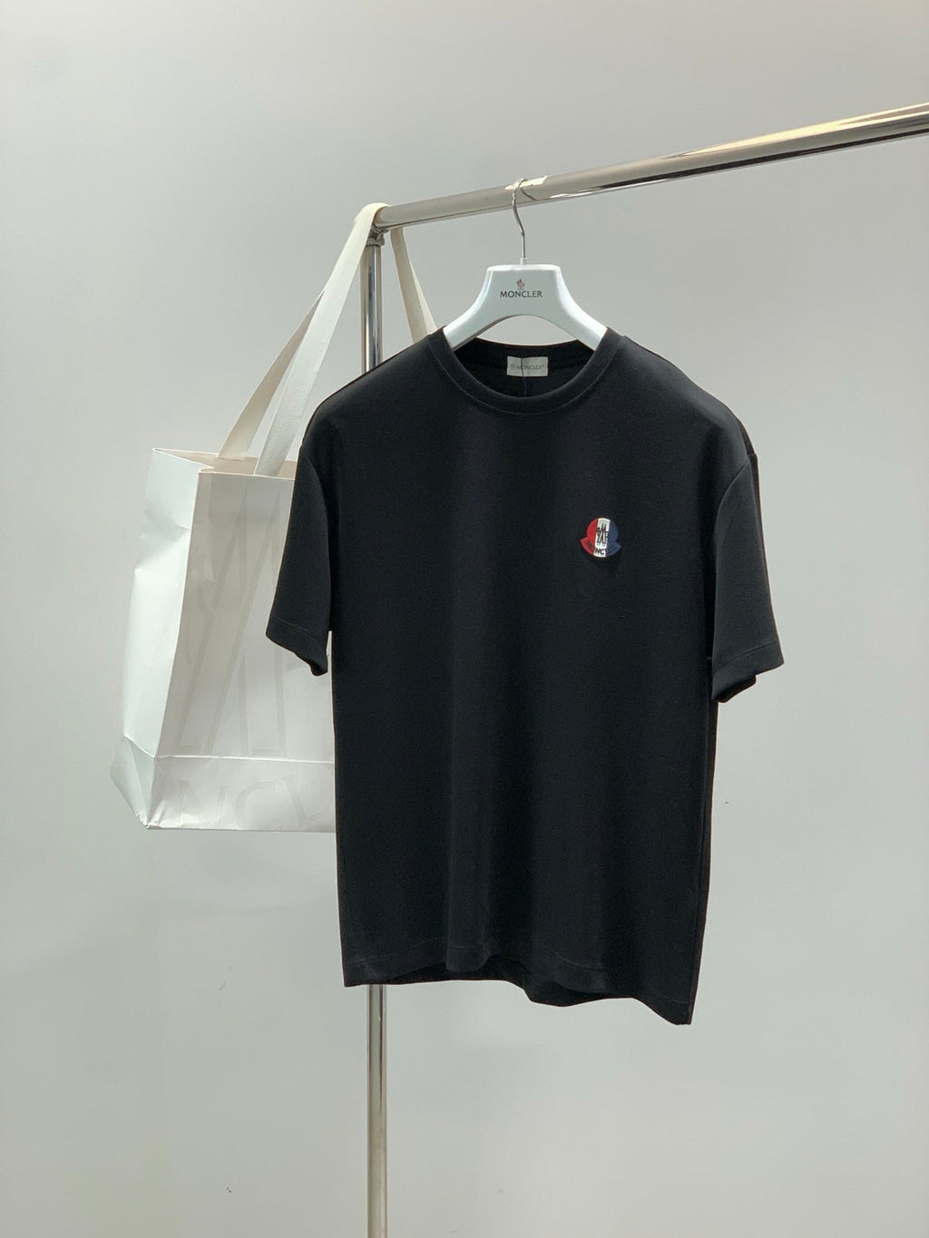 MONCLER 26S SHORT SLEEVE SET 557