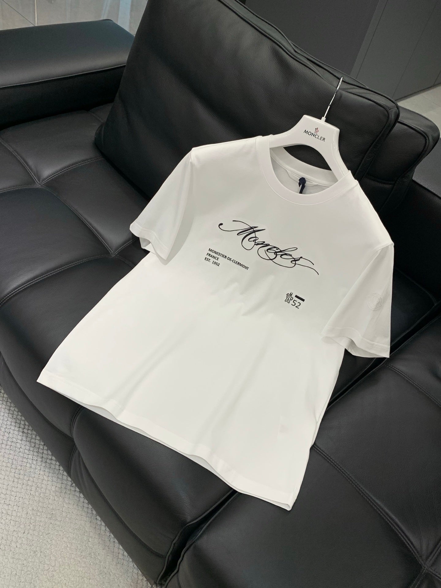 MONCLER 26S CREWNECK SHORT SLEEVE T-SHIRT 563