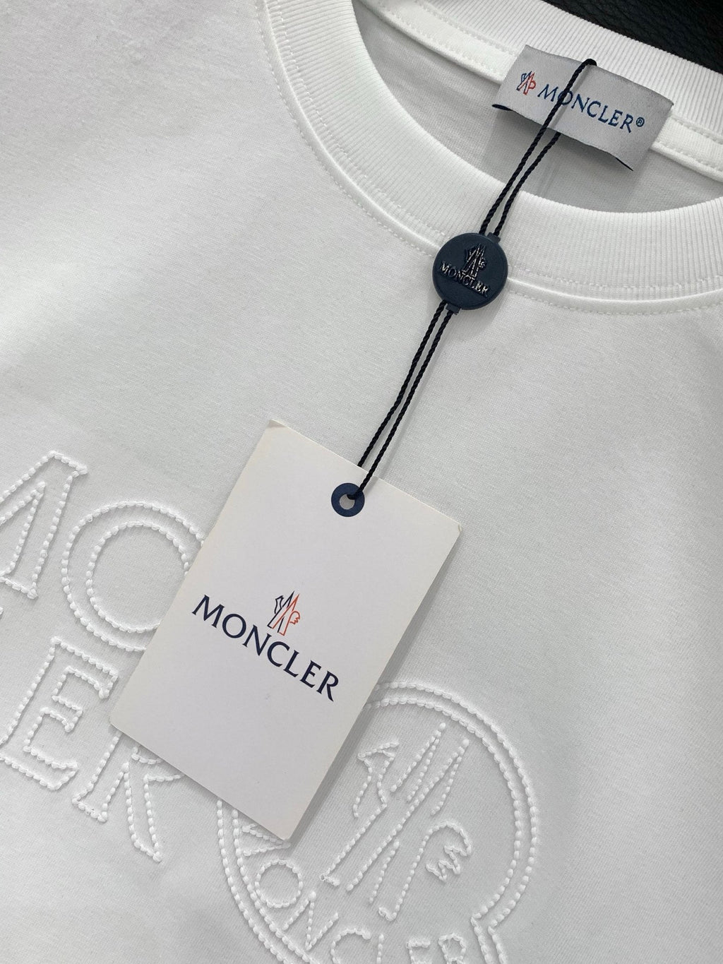 MONCLER 26S SHORT-SLEEVE T-SHIRT 671