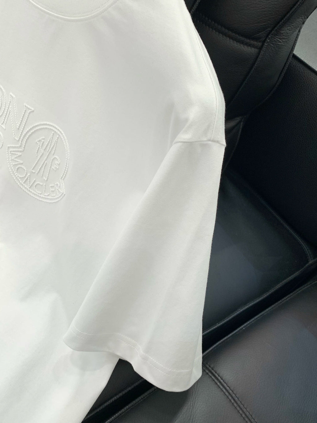 MONCLER 26S SHORT-SLEEVE T-SHIRT 671