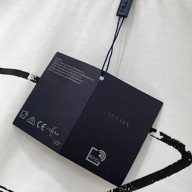 PRADA 26S SHORT-SLEEVE LOGO T-SHIRT 1126