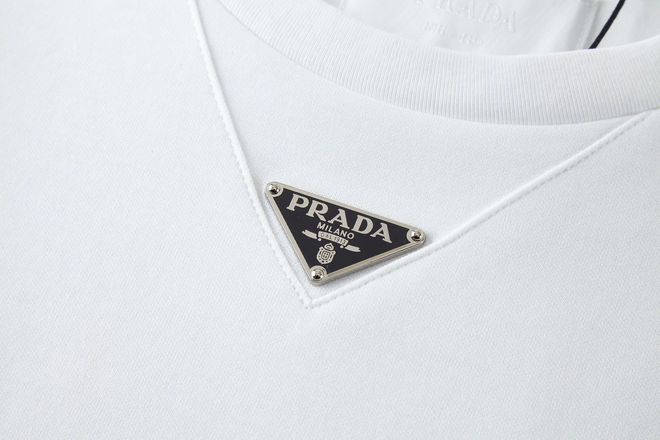 PRADA 26S SHORT SLEEVE T-SHIRT 696