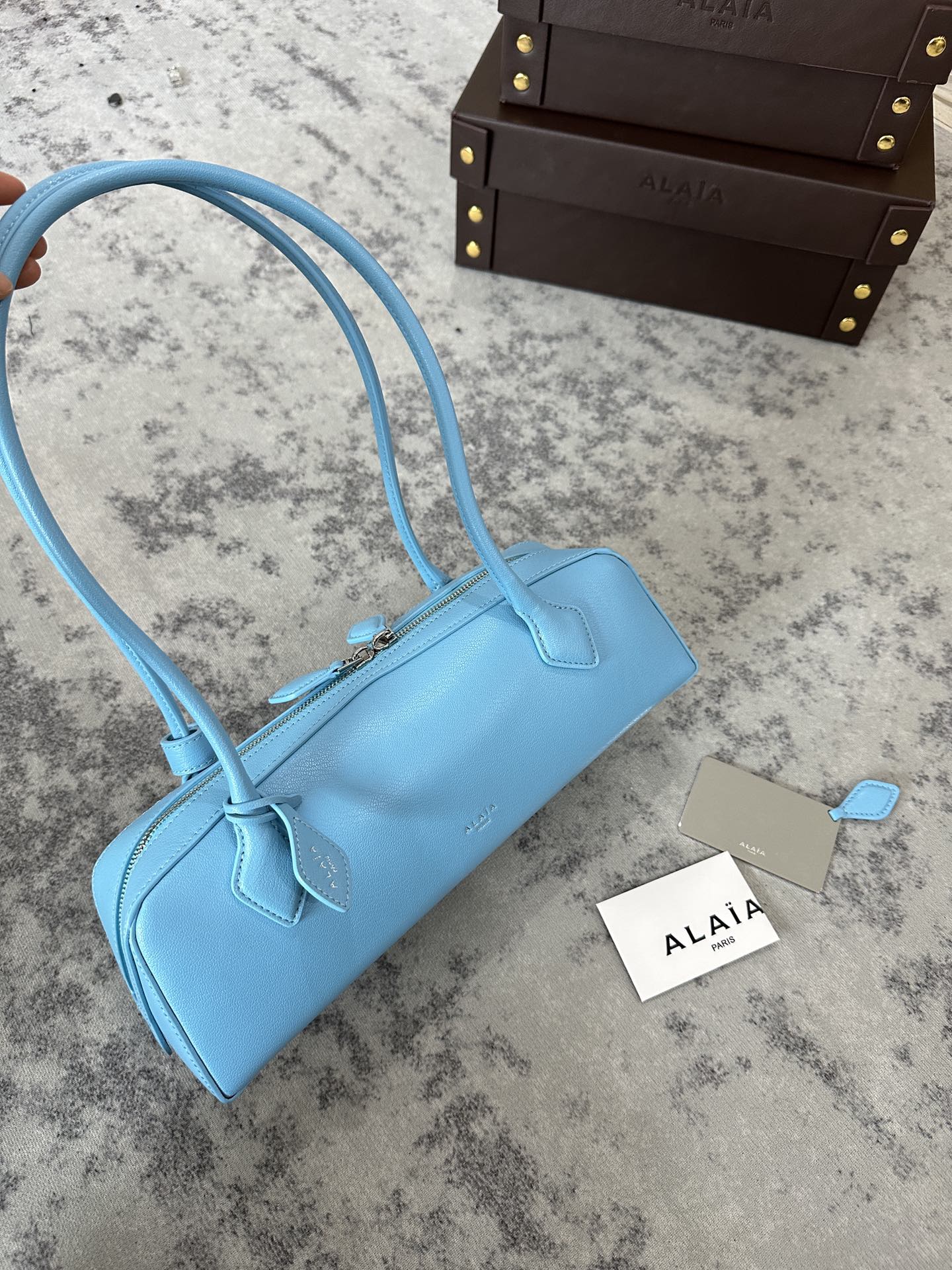 LE TECKEL MEDIUM BAG 32 IN SKY BLUE GOATSKIN