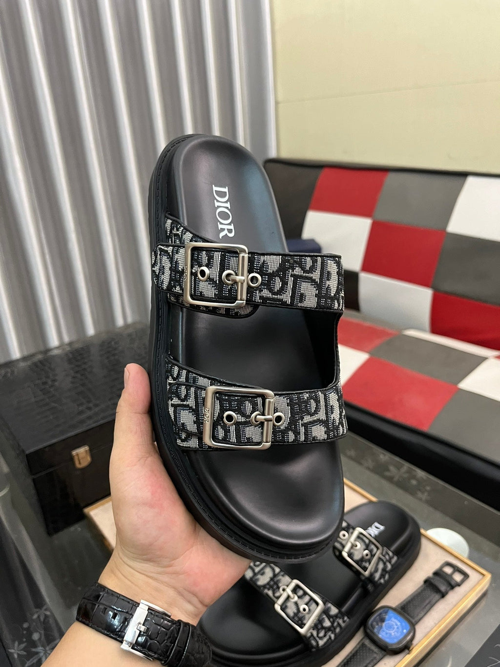 CD AQUA BUCKLE SANDAL BLACK AND GRAY JACQUARD