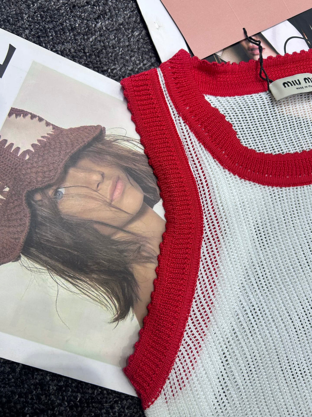 MIUMIU SLEEVELESS TOP STYLE 635