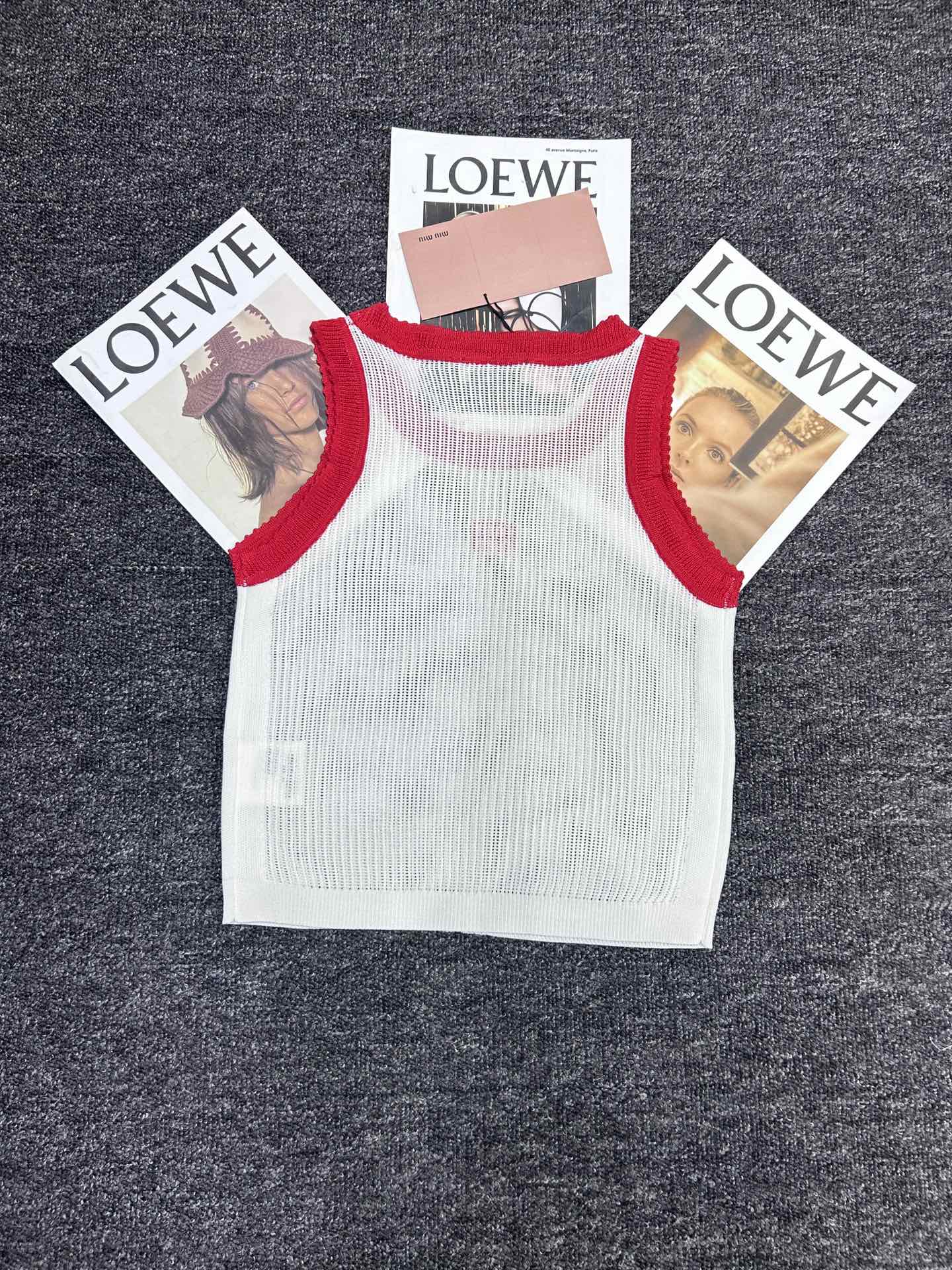 MIUMIU SLEEVELESS TOP STYLE 635