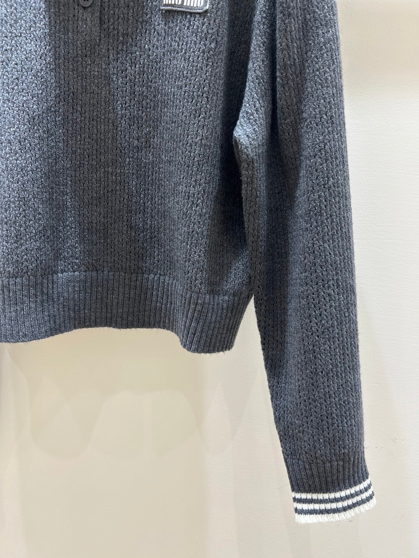 MIUMIU SWEATER STYLE 632