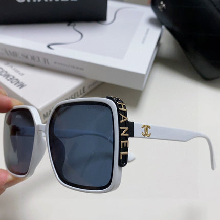 CHANEL 26S OVERSIZED SQUARE SHAPE IN ACETATE 399824