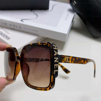 CHANEL 26S OVERSIZED SQUARE SHAPE IN ACETATE 399825