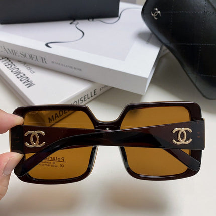 CHANEL 26S OVERSIZED SQUARE SHAPE IN ACETATE 399827