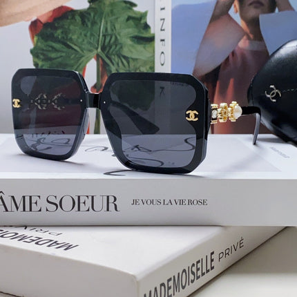CHANEL 26S OVERSIZED SQUARE SHAPE IN ACETATE 399833