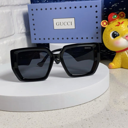GUCCI 26S OVERSIZED SQUARE FRAME IN ACETATE 424594