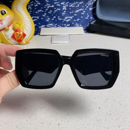 GUCCI 26S OVERSIZED SQUARE FRAME IN ACETATE 424594