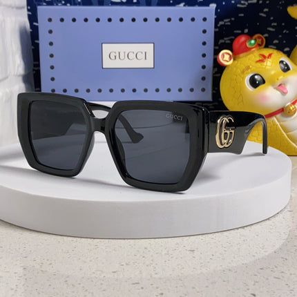 GUCCI 26S OVERSIZED SQUARE FRAME IN ACETATE 424594