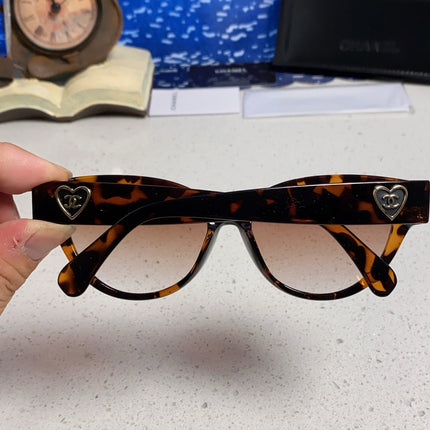 CHANEL 26S BUTTERFLY SHAPE IN ACETATE 417193