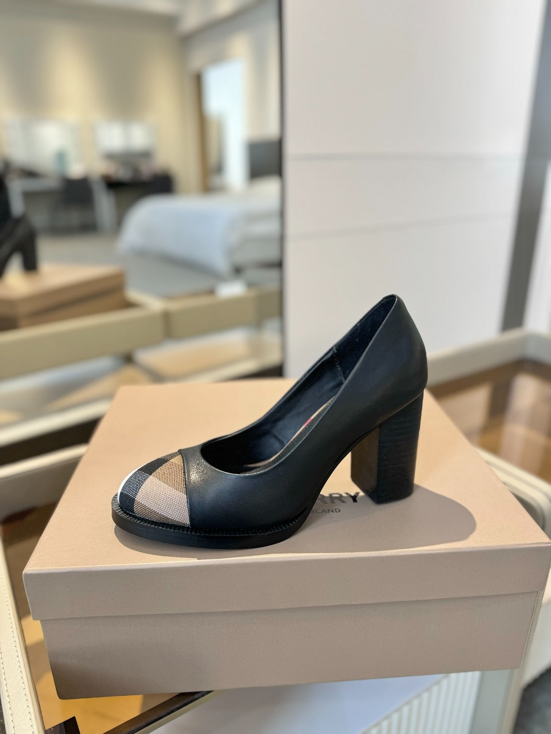 BURBERRY 26S HIGH HEELS 95 MM IN BLACK CALFSKIN