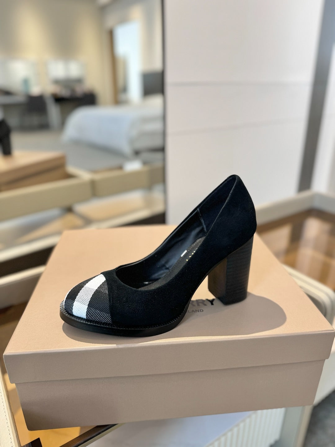 BURBERRY 26S HIGH HEELS 95 MM IN BLACK SUEDE