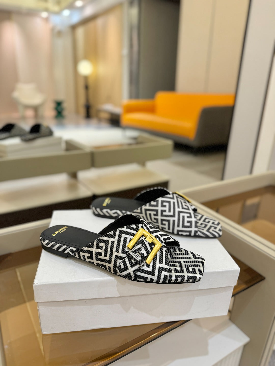 BALMAIN 26S SANDALS IN BLACK AND WHITE CANVAS