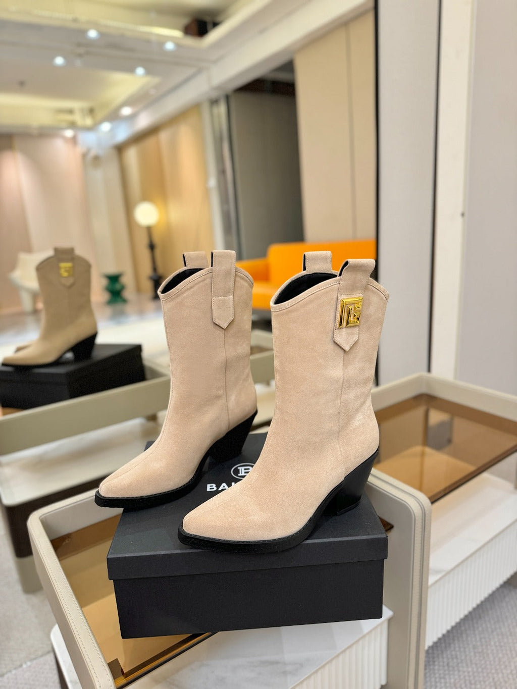 BALMAIN 26S COWBOY ANKLE BOOTS 65 MM IN BEIGE SUEDE