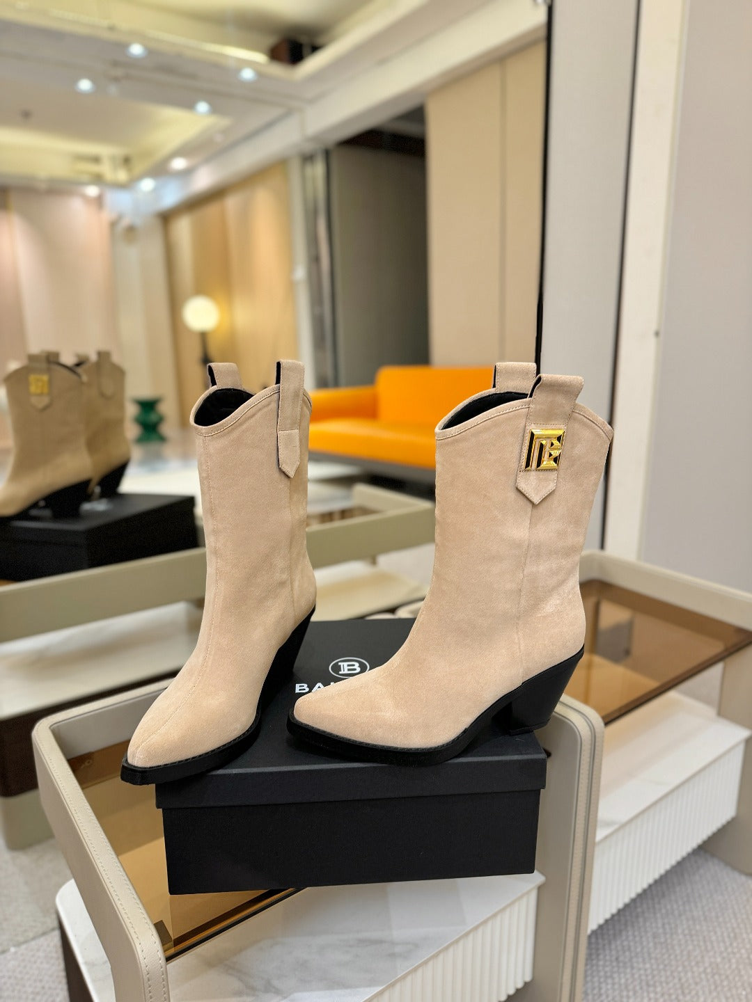 BALMAIN 26S COWBOY ANKLE BOOTS 65 MM IN BEIGE SUEDE