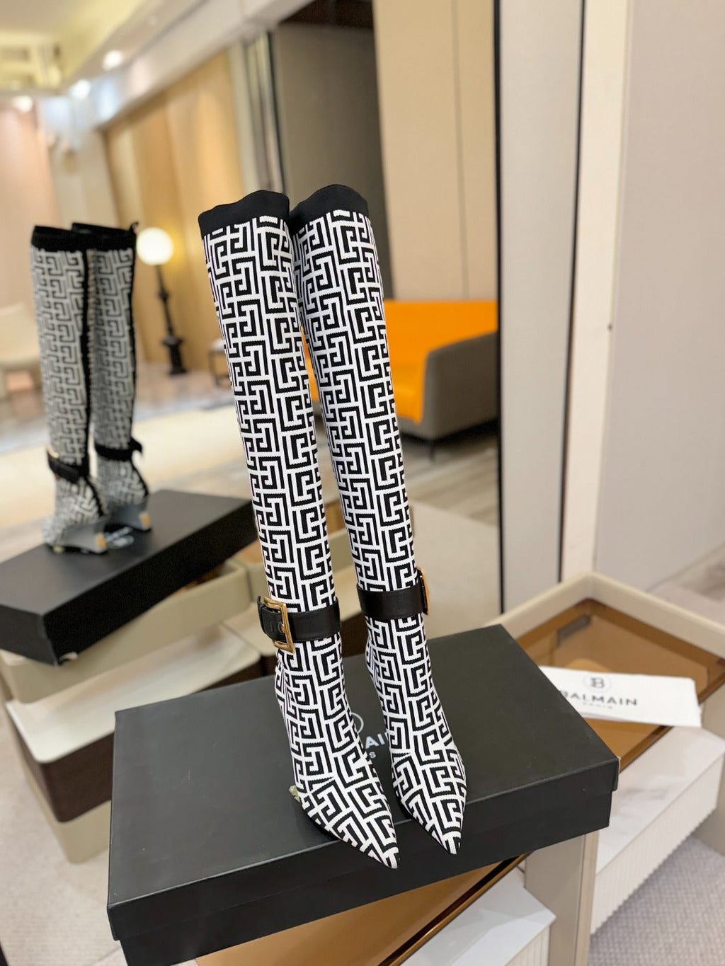 BALMAIN 26S HIGH-TOP BOOTS 75 MM IN BLACK AND WHITE FLYKNIT
