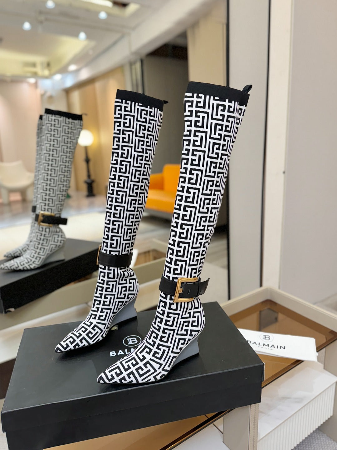 BALMAIN 26S HIGH-TOP BOOTS 75 MM IN BLACK AND WHITE FLYKNIT