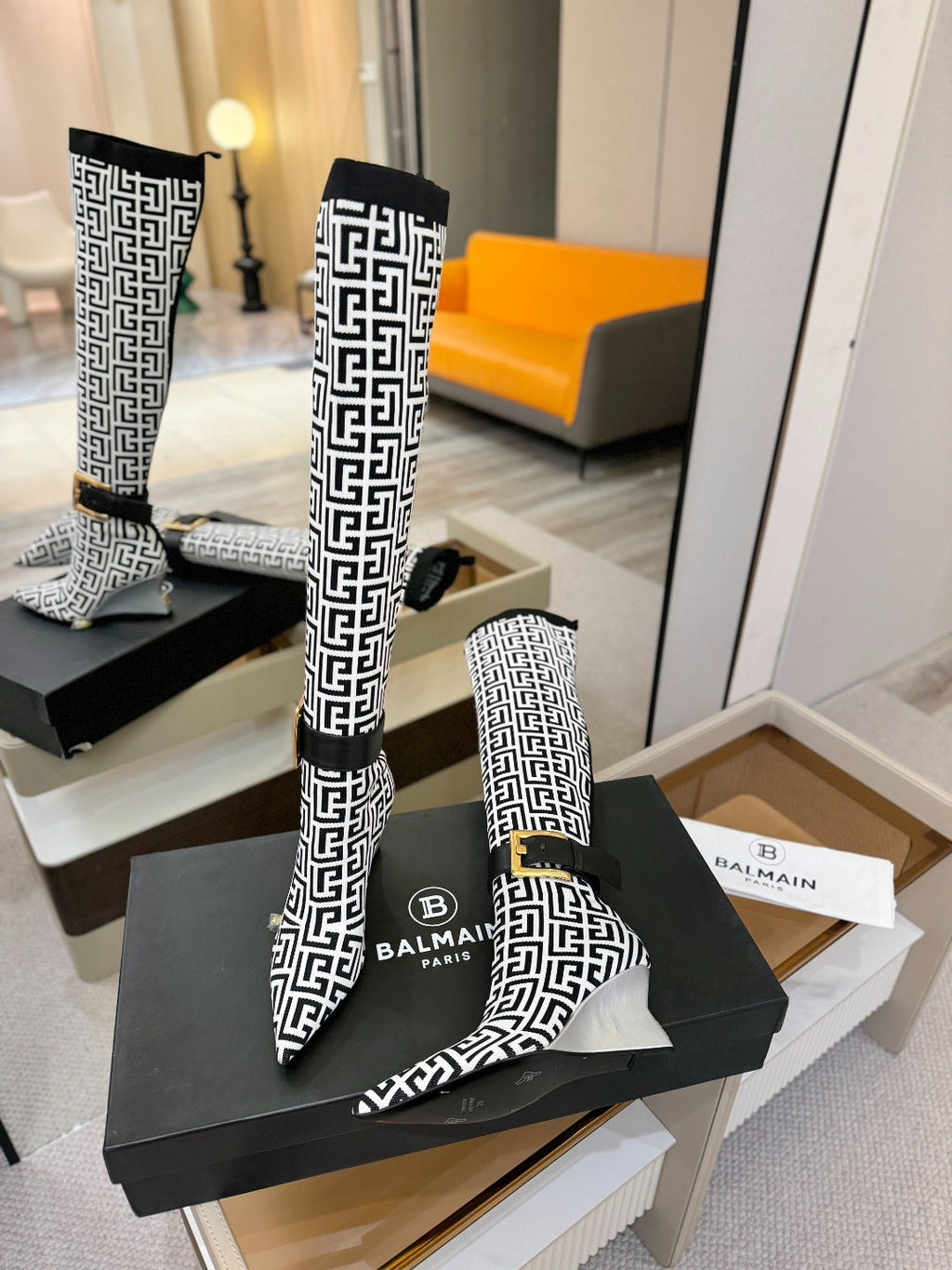 BALMAIN 26S HIGH-TOP BOOTS 75 MM IN BLACK AND WHITE FLYKNIT