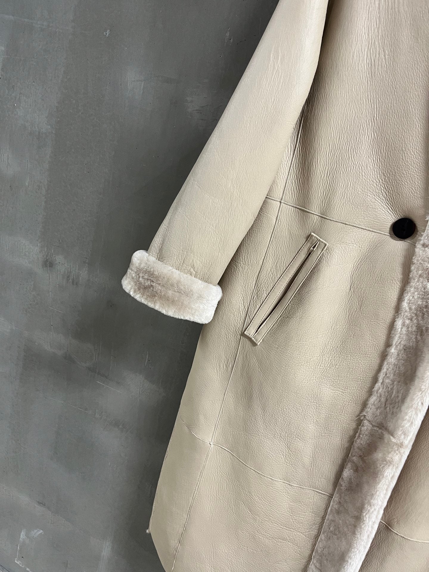 MIUMIU LEATHER JACKET STYLE 548