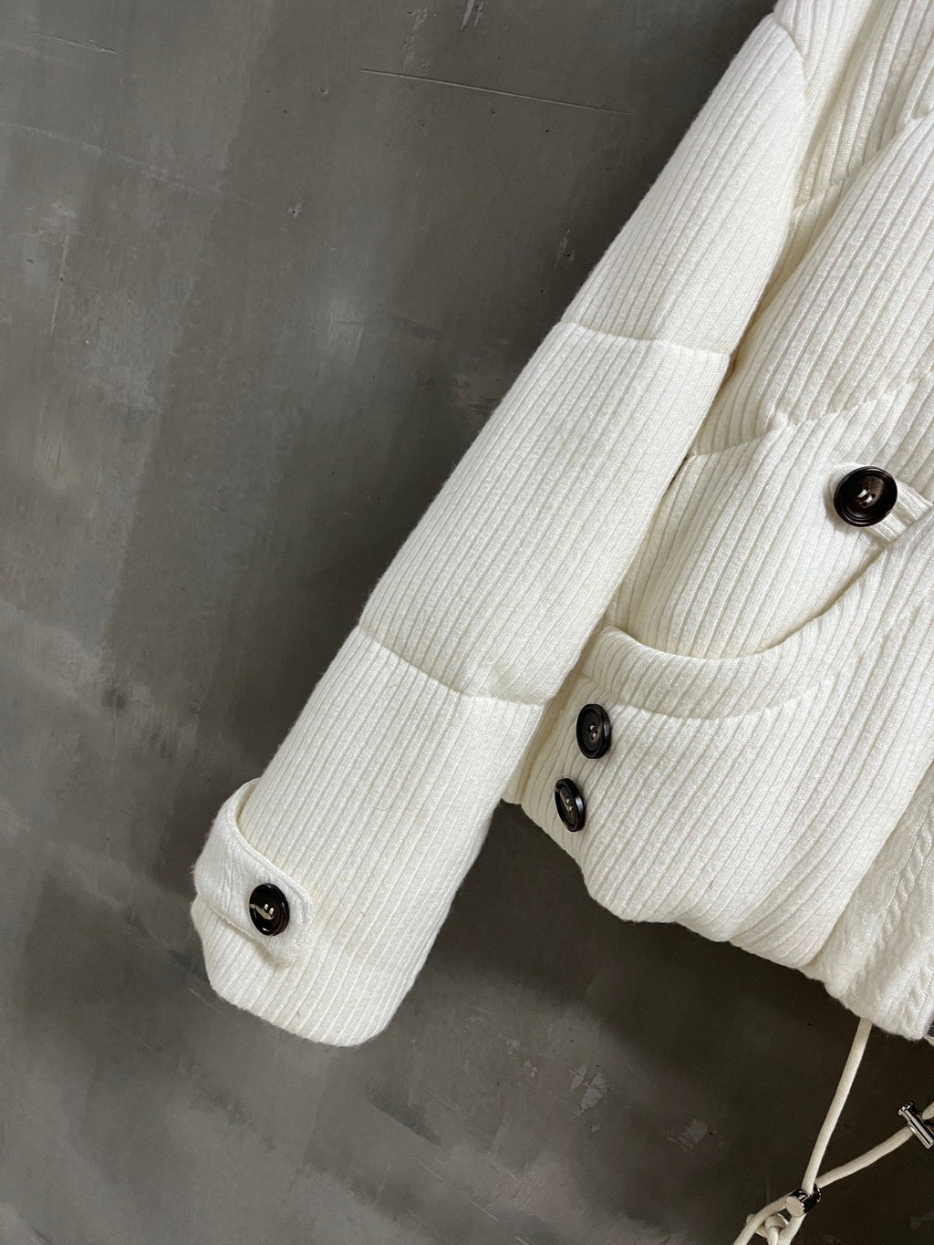 MIUMIU DOWN JACKET STYLE 690